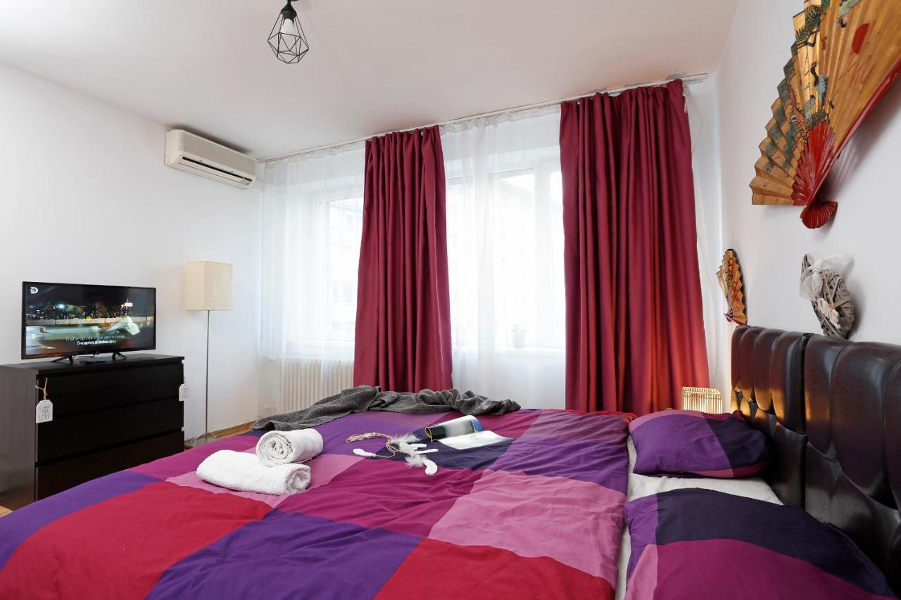 Central Apartment Very Close To Old City Bucarest Exterior foto