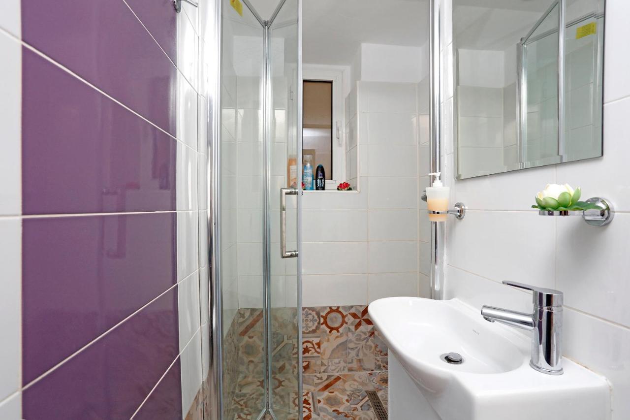 Central Apartment Very Close To Old City Bucarest Exterior foto
