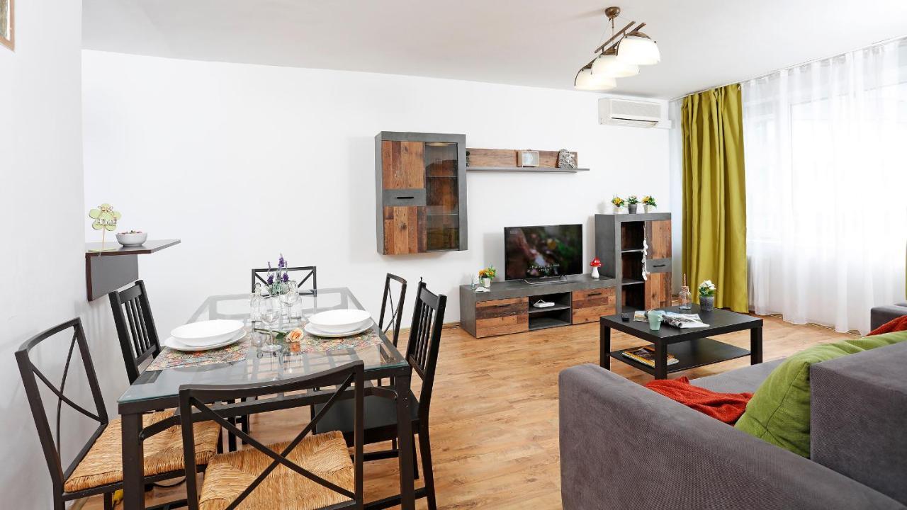 Central Apartment Very Close To Old City Bucarest Exterior foto